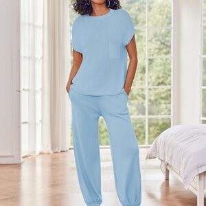 NWT Ekouaer two piece lounge set